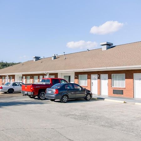 Exclusive Quarters Motel Cleveland Bagian luar foto