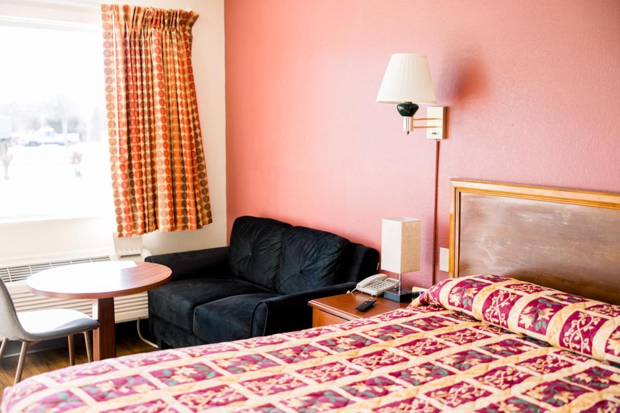 Exclusive Quarters Motel Cleveland Bagian luar foto