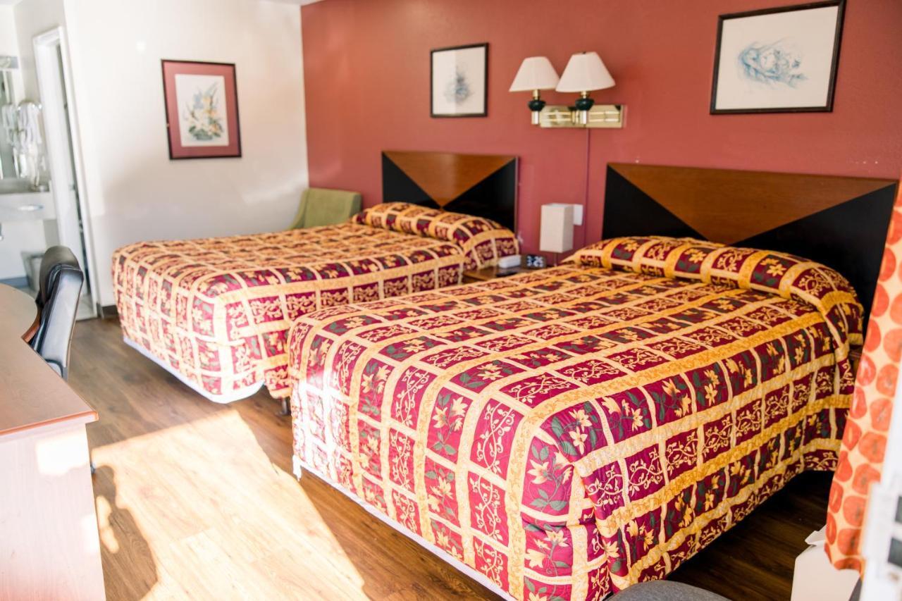 Exclusive Quarters Motel Cleveland Bagian luar foto