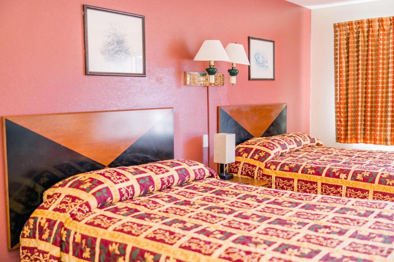 Exclusive Quarters Motel Cleveland Bagian luar foto