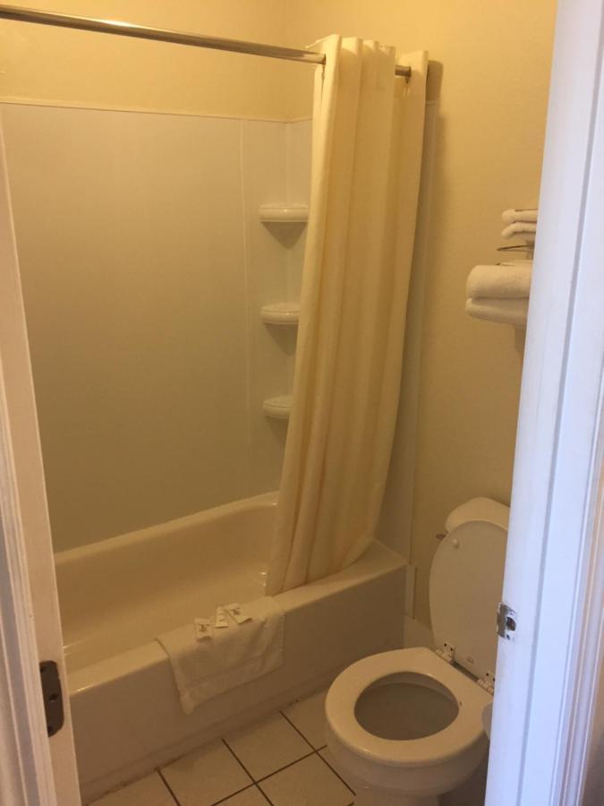 Exclusive Quarters Motel Cleveland Bagian luar foto